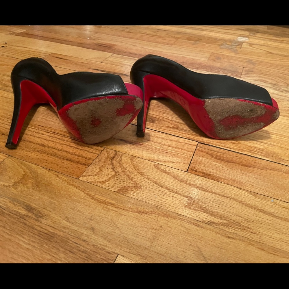 Louboutin Peep - Picture 5 of 11